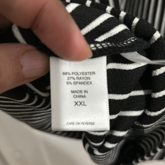 New York and Company vertical striped thick winter dress.  Size XXL - Picture 8 of 9